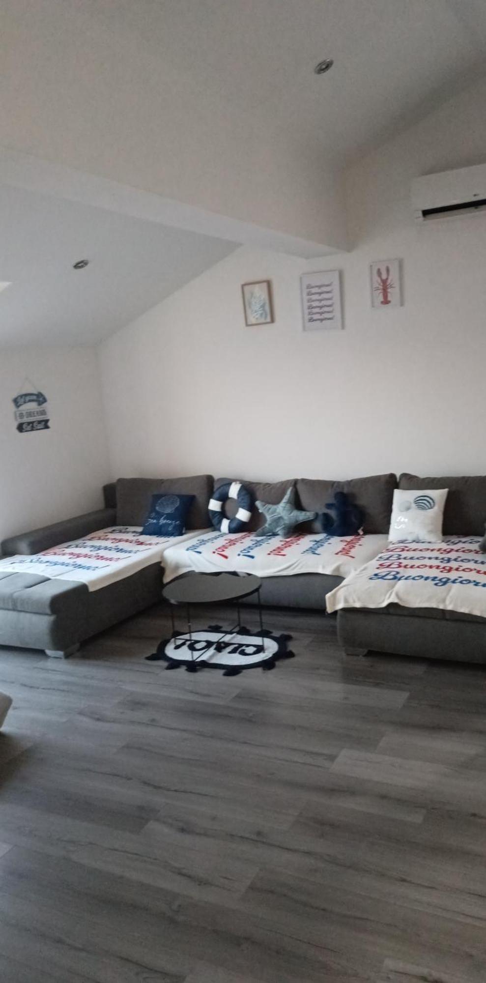 דוגי ראט Angella Apartment מראה חיצוני תמונה